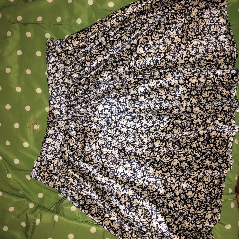 Cute skirt!